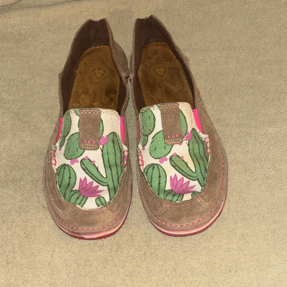 Ariat Cruisers Brown and Pink Cactus